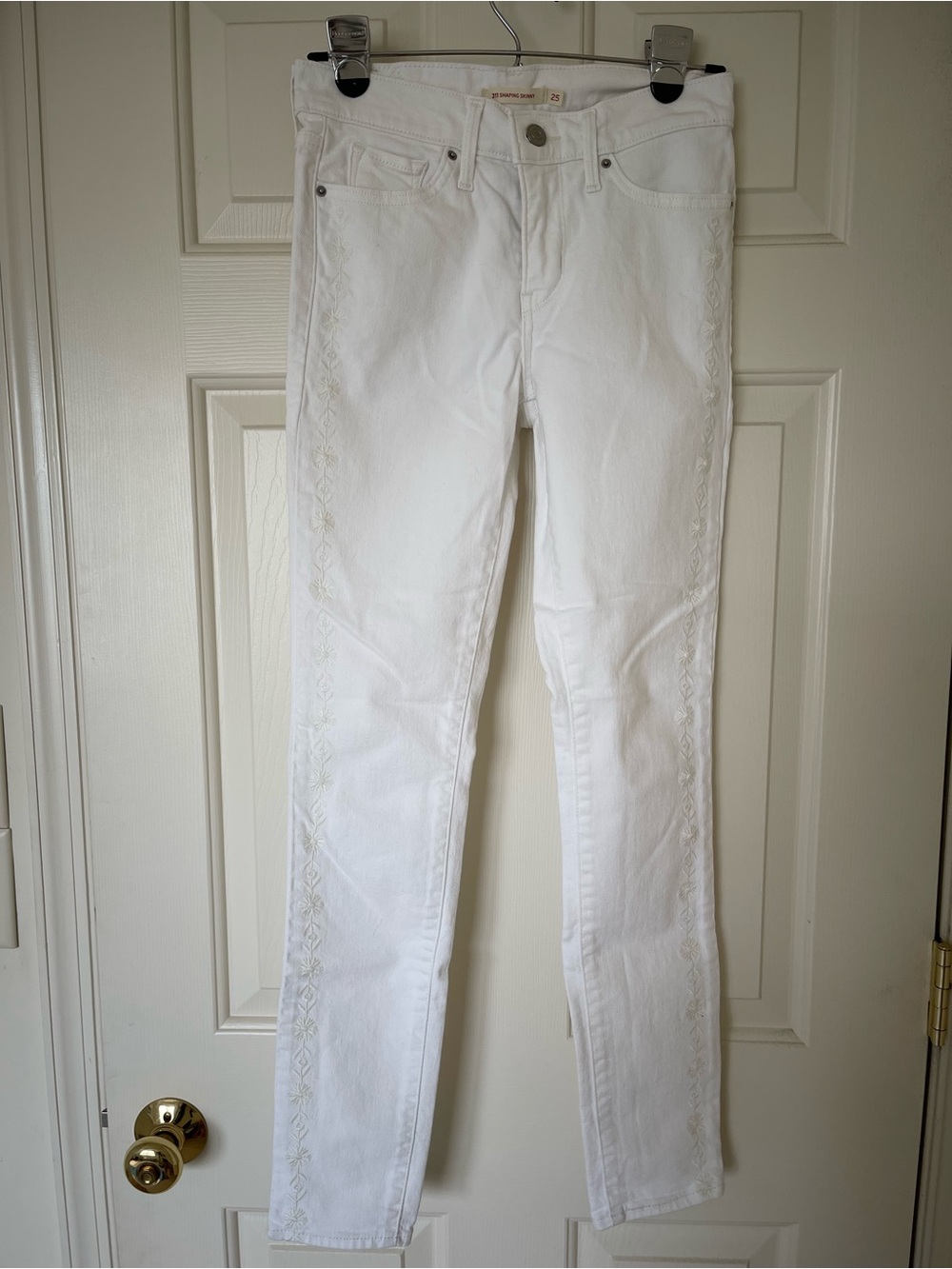 Levi’s White Embroidered Women's Jeans slim